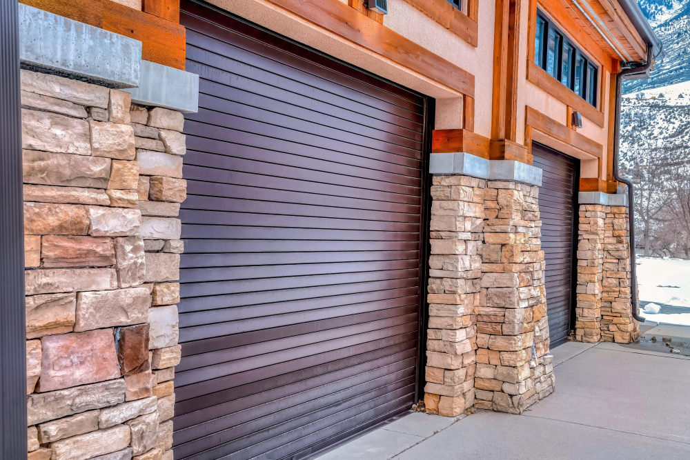 Quels types de portes de garage privilégier selon les besoins